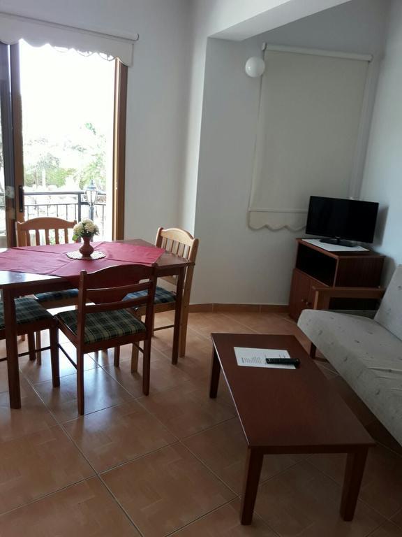 Yialos Apartments Пісурі Екстер'єр фото